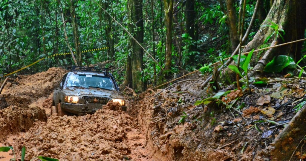 4x4 con tubo snorkel homologado