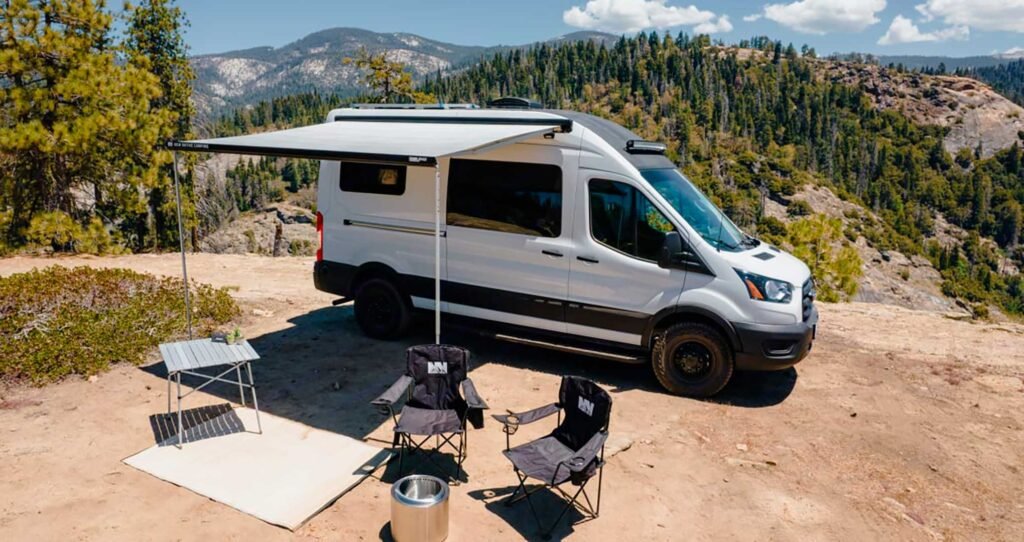 toldo homologado en una furgoneta camper