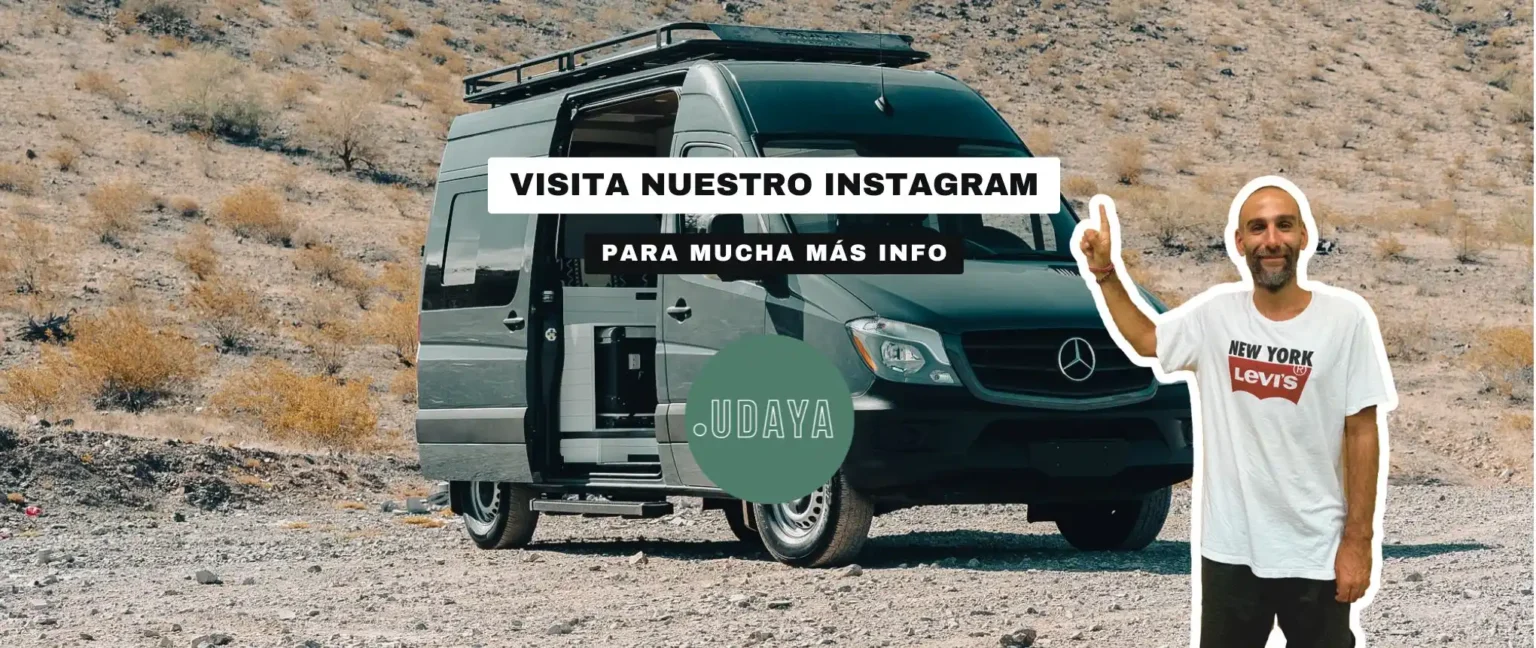 Gerard Benasco, ingeniero experto en homologación de vehículos, junto con una furgoneta homologada haciendo un CTA para dirigir a los usuarios al instagram de Udaya