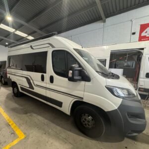 exterior de una autocaravana reformada por PapuaVan
